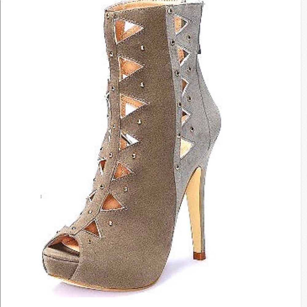 NEW! VICTORIA’S SECRET DIAMOND CUT-OUT BOOTIE Sz 9